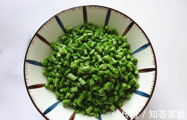 蔬菜|夏季最值得买的蔬菜,2元钱做一大盘,营养全面,越吃越香