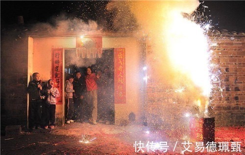 林徽因!火葬场有幅上联:“早来晚来早晚得来”,下联一出,让人很不舒服