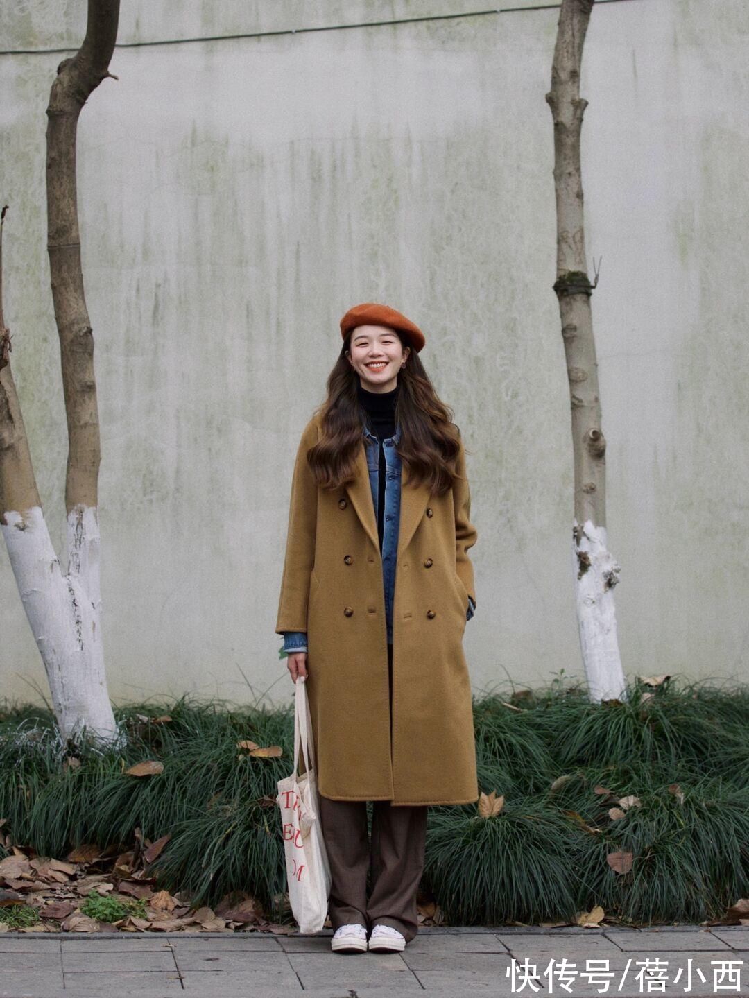 高领 驼色大衣才是当季最in,给你选了4款好看的版型,这么搭简约高级
