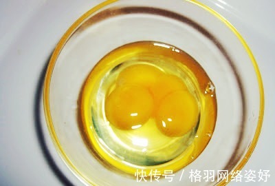双黄|男友在超市买了两斤鸡蛋,一个个敲开后,感觉赚大了!