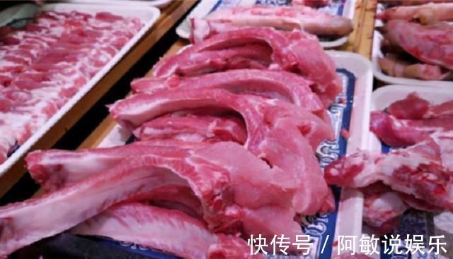买排骨,要挑肉多的还是肉少的?肉贩子无意说漏嘴,原来如此!