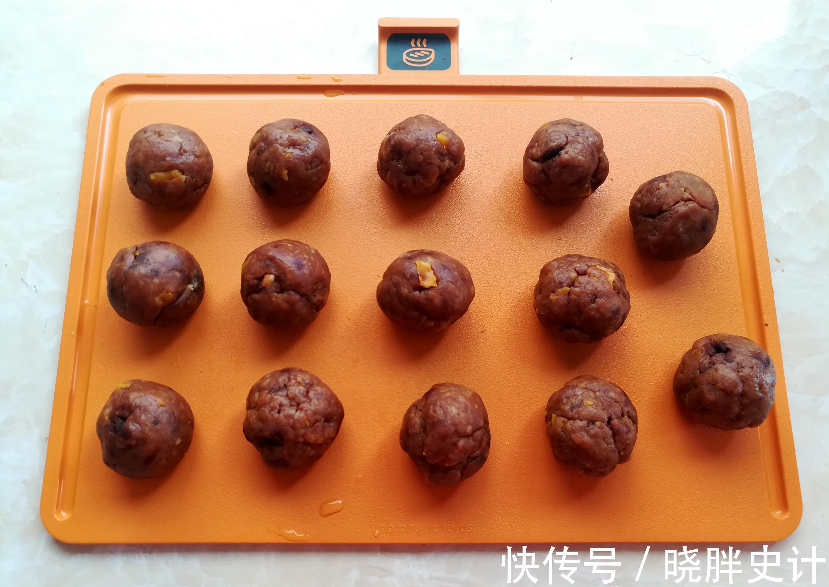 新吃法|月饼太多吃不完，学个新吃法，是主食也是小吃，上桌家人抢着吃