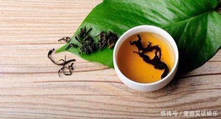 药草|蒲公英号称“药草皇后”，可医生说：喝蒲公英水要注意两件事