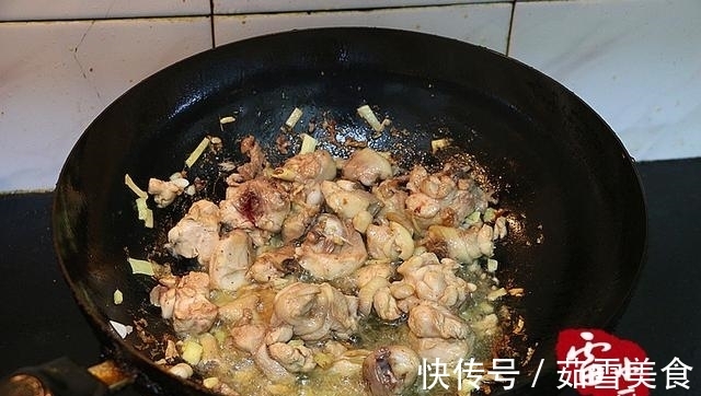 土豆|土豆别再炒丝了,像我这样烧,味道比鸡肉好!