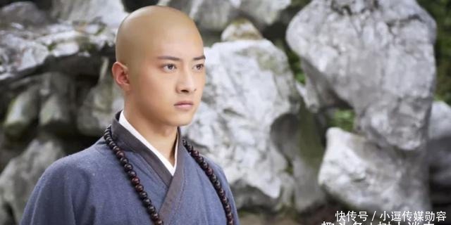 拜佛|朱元璋去拜佛问：朕要下跪吗？方丈回了八个字，保住全寺性命