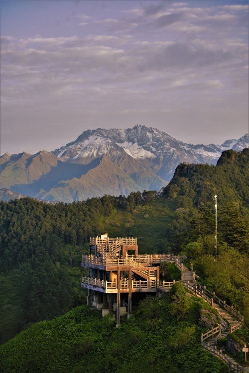 雪山|“窗含西岭 雪山之夏” 2021西岭雪山滑草避暑节正式启幕