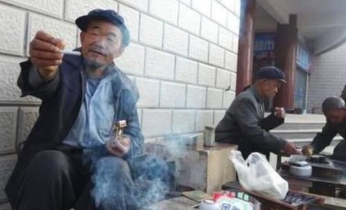 坏处|吸烟4大“益处”与3大坏处，看完后，思考一下要不要戒烟