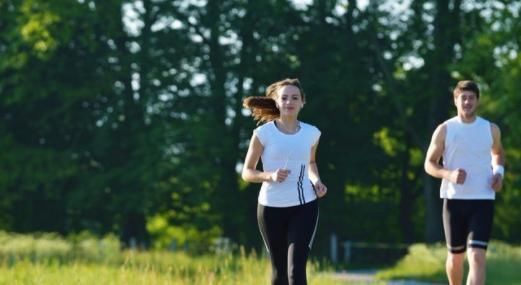 肠子|33岁女子便秘,连用三年开塞露,肠子坏了,便秘不如早起喝杯它!