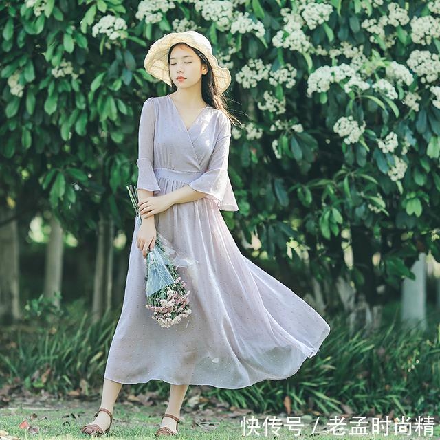 走光 清新范连衣裙,是现代女性追求时尚的必备单品