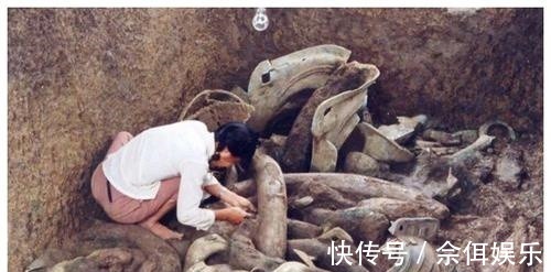 神女赋！三星堆未解之谜，被李白一句诗点破？难道诗仙真来自另一个世界？