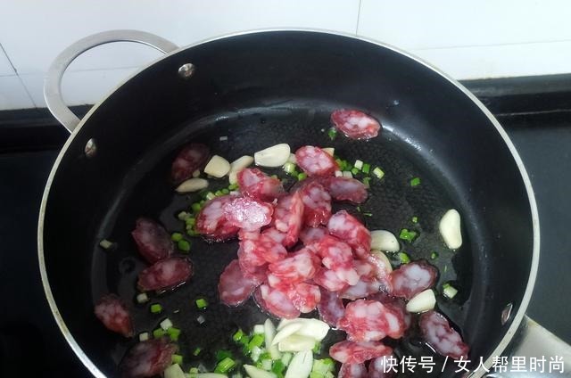 母子二人的晚餐,走红朋友圈,饭菜一锅出,收到多数好评