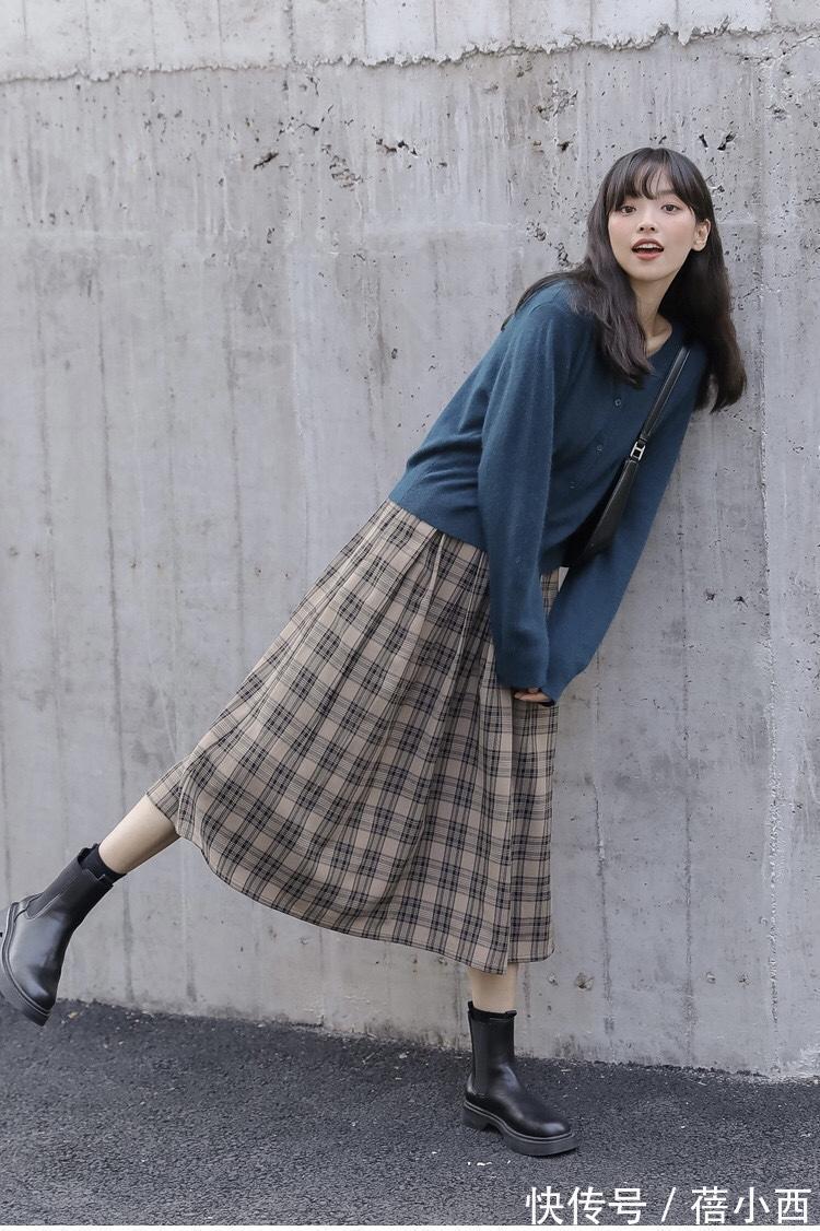 帆布鞋|谁说穿搭要重样?每天只换一件上衣,就能让你的秋天与众不同