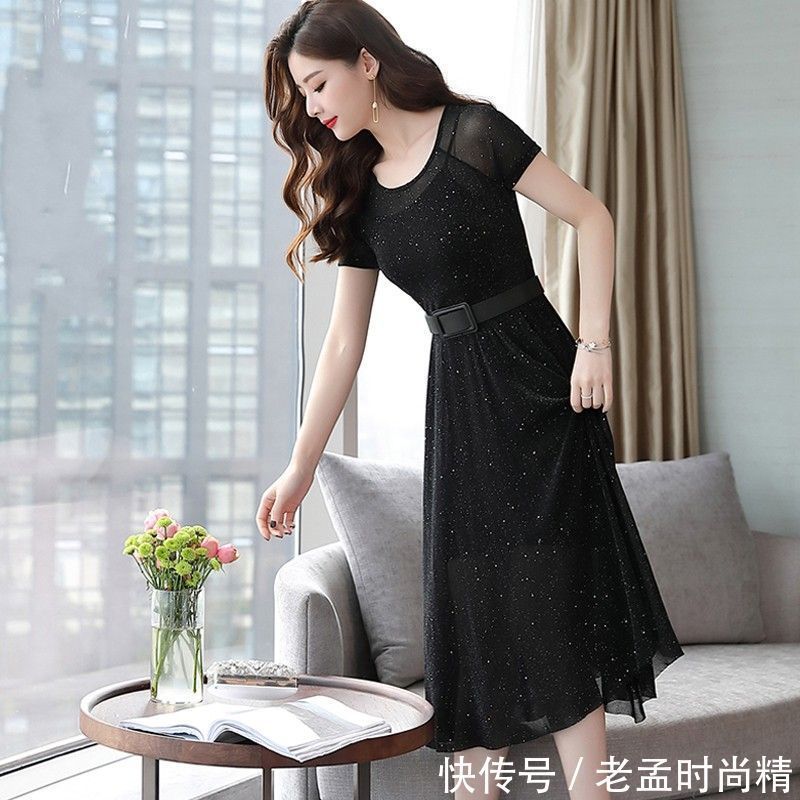 高雅灰 如此漂亮的”高雅灰“高级裙,确实有点贵,但特别受60后爱戴