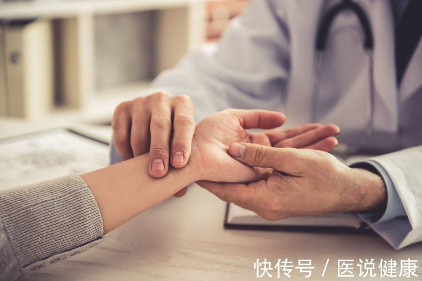 发作|频繁出现这5种情况,当心是心脏病发作前的信号,需重视起来