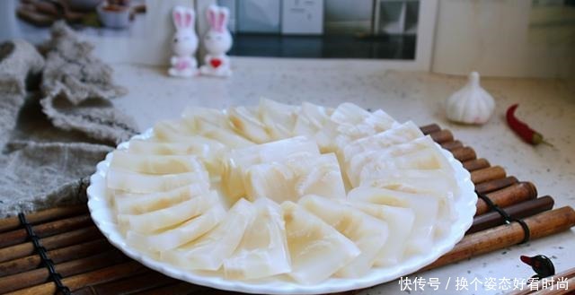 吃它堪比阿胶,却比阿胶便宜几十倍,补血养颜,可惜很多人都扔了