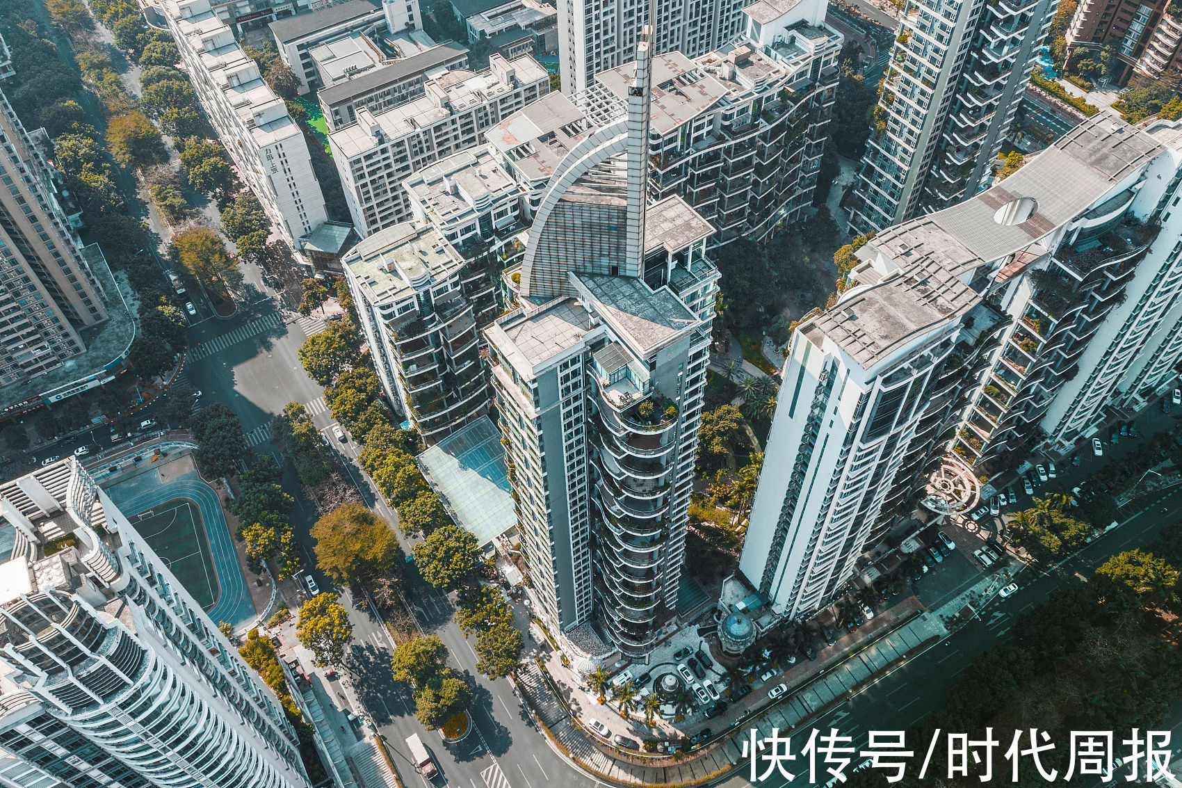 成交价|广州楼市打出二手房参考价王炸：热门小区打5折，中海花城湾均价降8.2万元