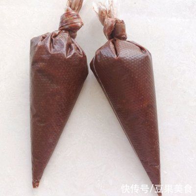 好吃|好吃到模糊的巧克力熔岩蛋糕，怎么都吃不够