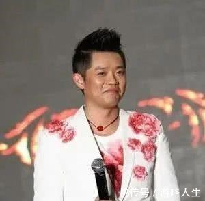  关系|终于瞒不住了！凤凰传奇二人关系曝光！原来我们被骗了这么久！