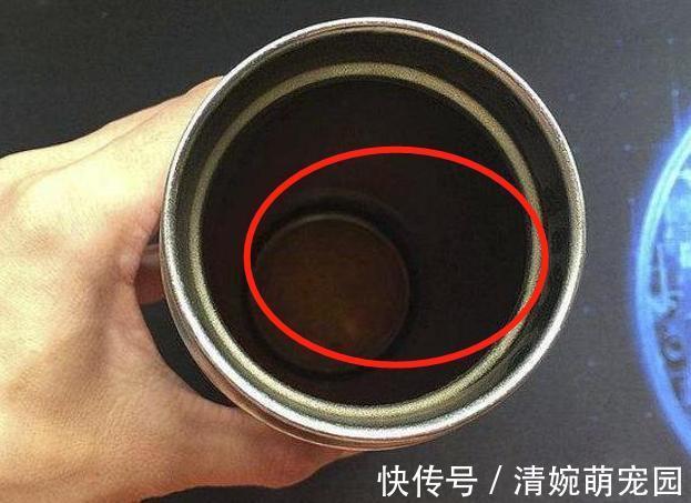 热水|央视曝光“夺命保温杯”，热水倒进变毒水出来，父母要提高警惕