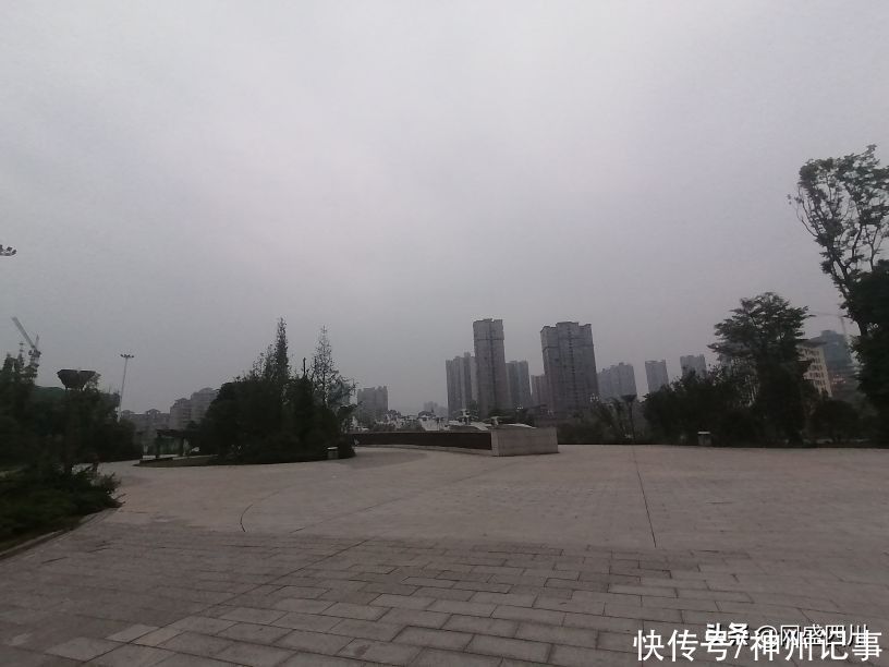 蓬安|逛游百牛赞歌广场，这里风景独好