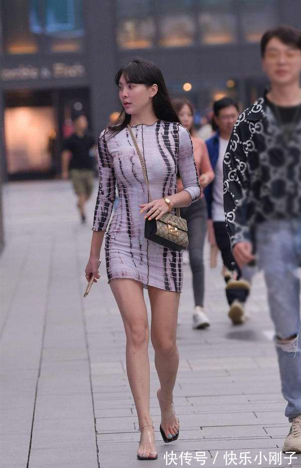 穿搭 包臀裙,展现最美的身姿,让爱穿搭的女生,美丽又出众