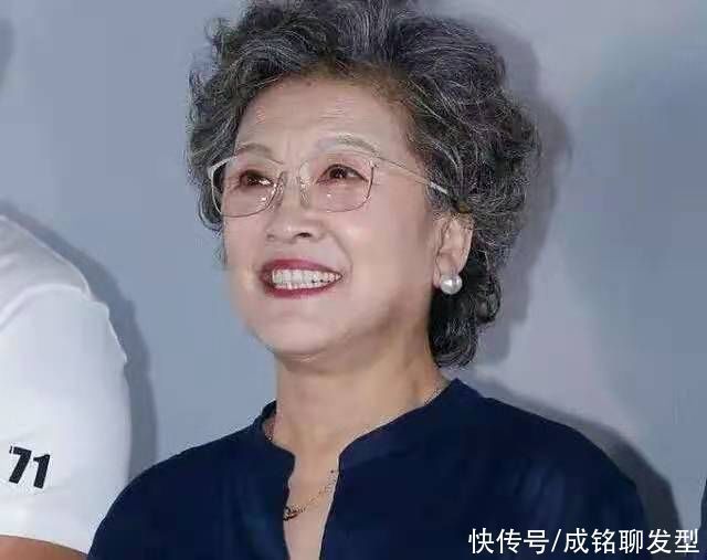 短发|为什么六十岁女人都喜欢短发？发质发量气质变了，短发利落又减龄