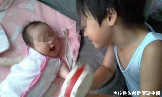 大宝|妈妈去买菜,5岁哥哥主动要照顾妹妹,回家后却发现哥哥嚎啕大哭
