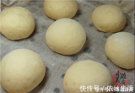 米醋|发面只加酵母和白糖就错了,多加这1样,10分钟发满盆,太实用了