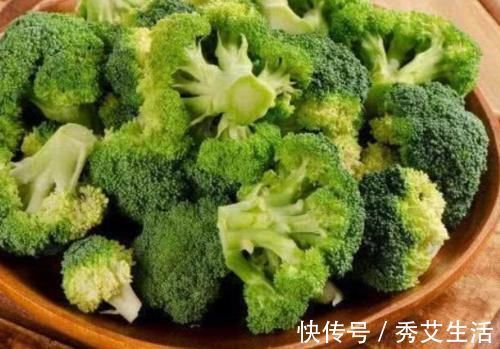 美容|人到中年想长寿,不妨多吃以下4种食物,补钙又补锌、美容又养颜