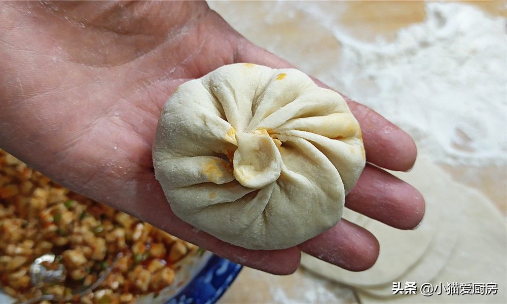 第一次用豆腐做包子，皮薄馅大香辣味美，比肉馅还香，好吃过瘾