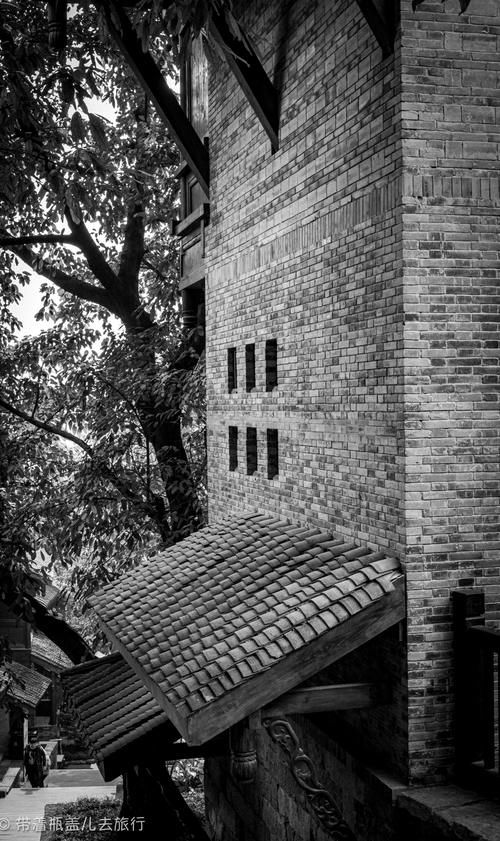 承载着老重庆记忆的十八梯，阔别5年即将重现，提前打卡感叹壮观