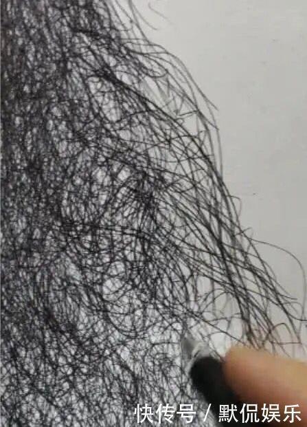 下图|美术生乱涂乱画,看到成品后,网友心动了:原来是个美人