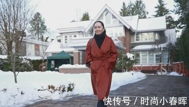 高跟鞋|孟晚舟携老公露面!穿黑裙长发披肩温柔优雅,抬头看丈夫一脸崇拜