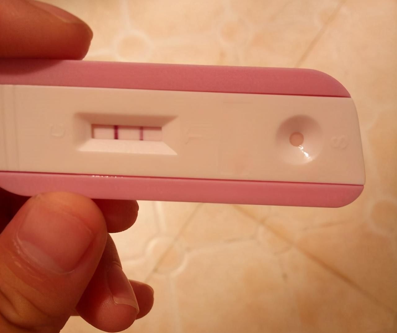 小家伙|“我一口奶都不给他喝！”从满怀期待到厌恶至极，只隔了一个产房