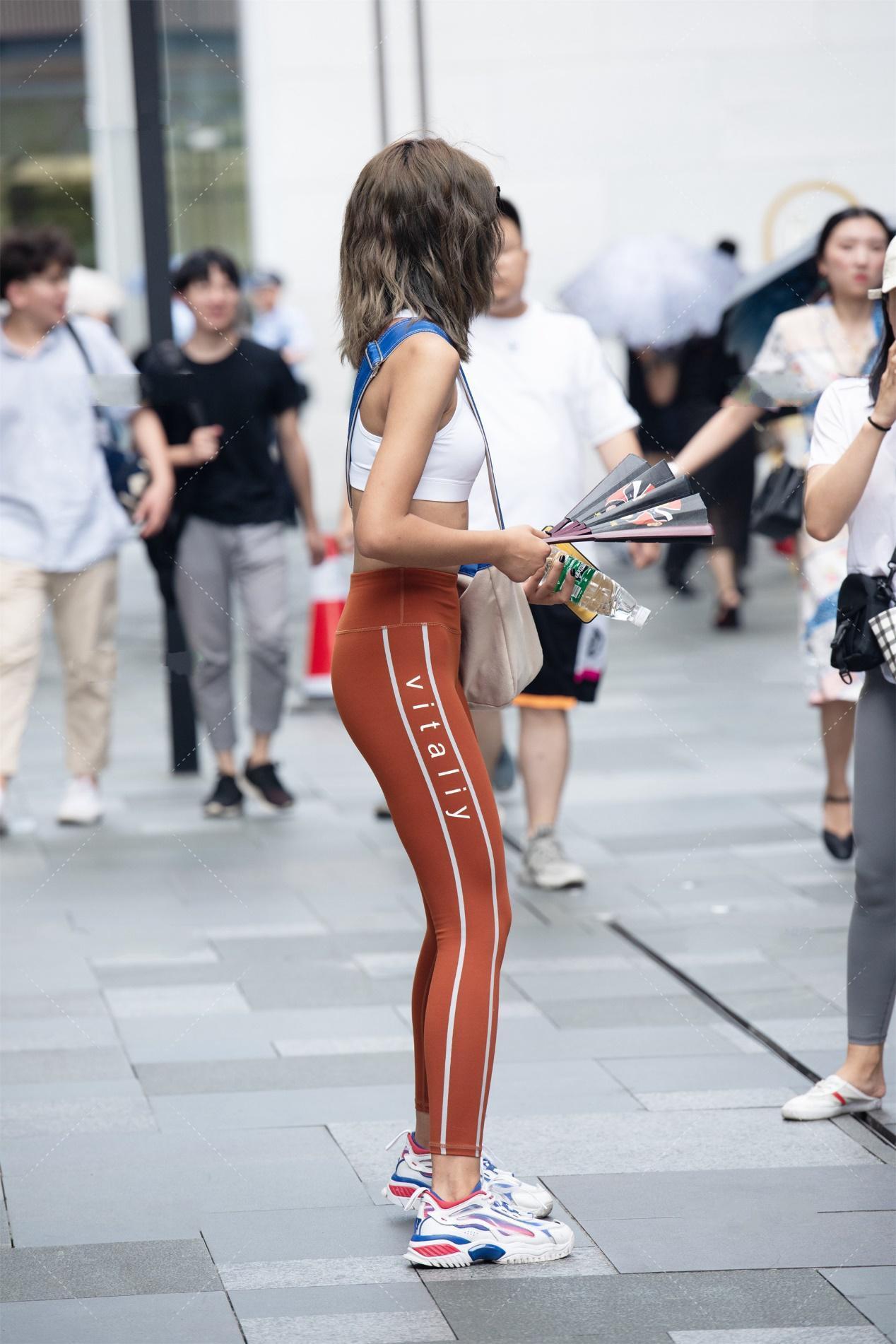 活力|一身运动装穿上会很有活力, 修身版型的衣服