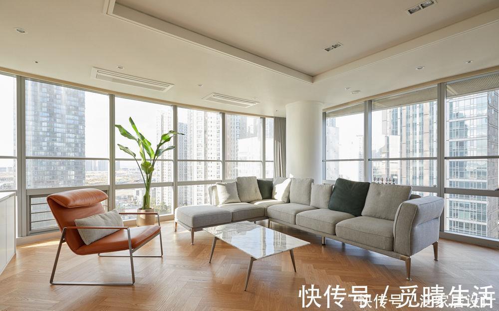 自由职业|32岁女青年独居120㎡大房,坚持化繁为简,一个人更自由自在