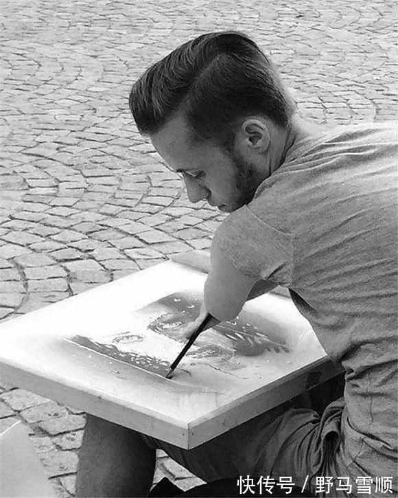 维也纳$身残志坚:没有双手的他,画出令人惊叹的铅笔肖像