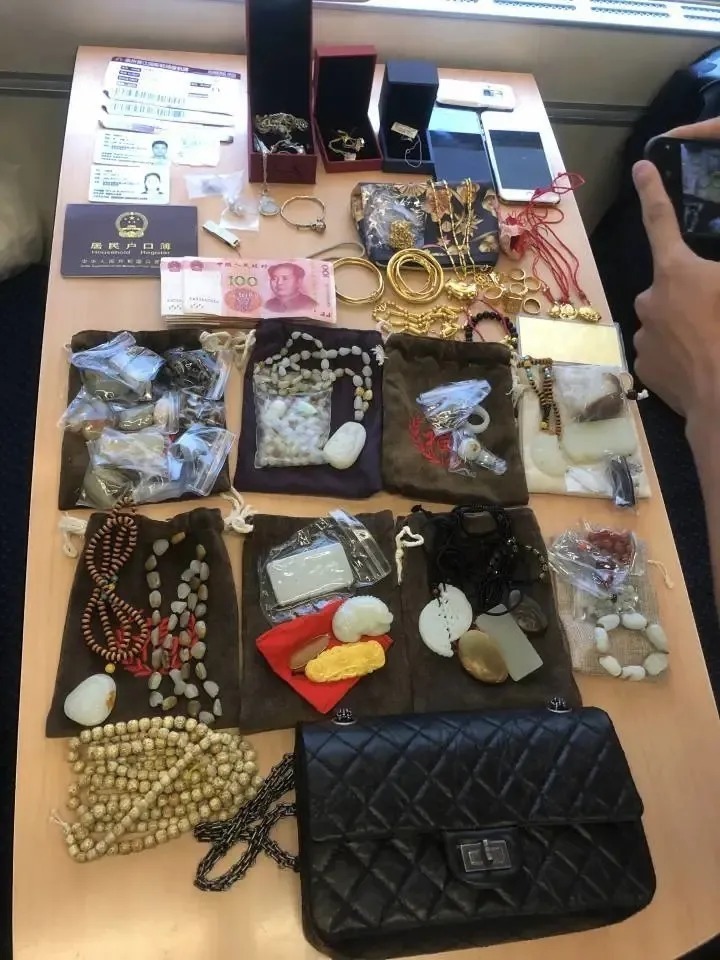 杨女士|看看那些土豪乘客失而复得的珠宝首饰