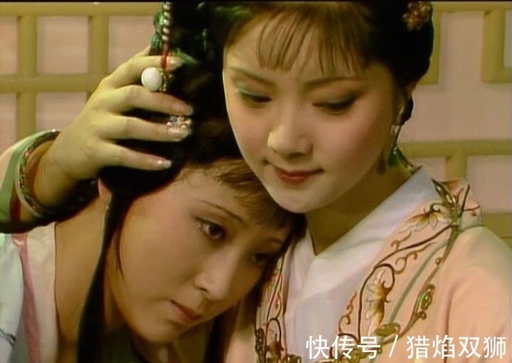 红楼梦#薛家三口常年赖在荣国府,经受了怎样的屈辱?薛宝钗一针见血点破