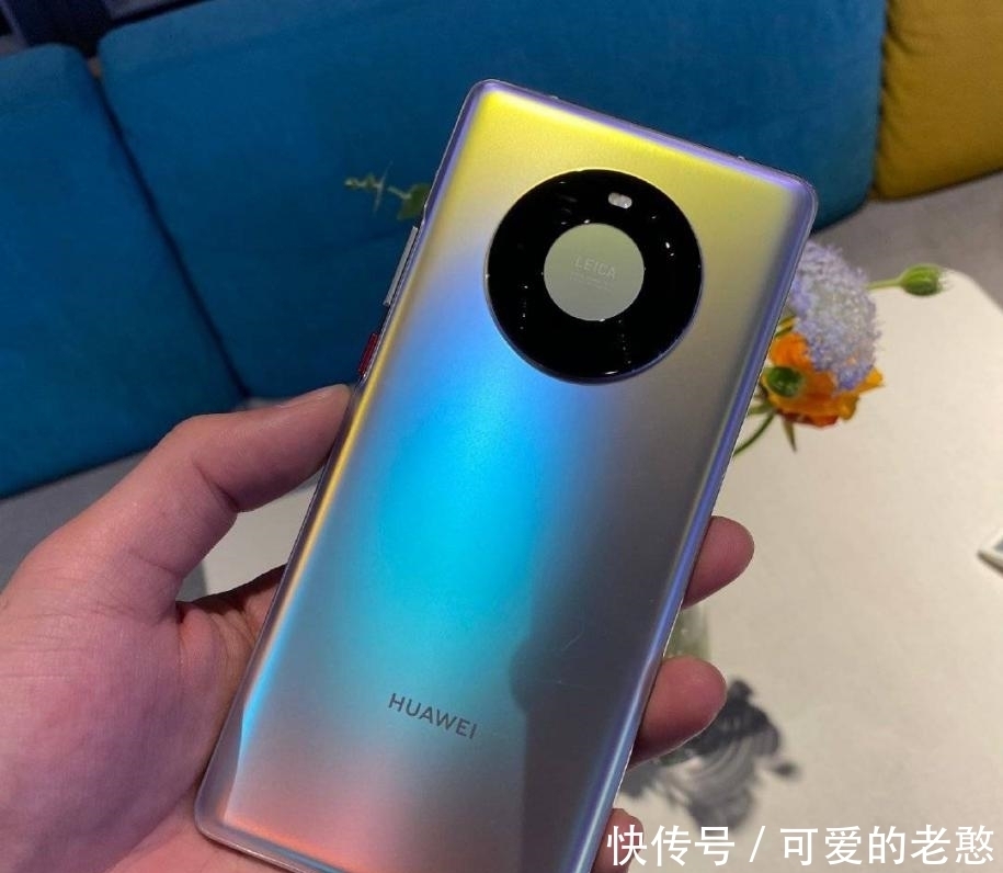 S10|华为Mate40Pro秘银版配色大热，但却撞脸三星S10，被质疑抄袭