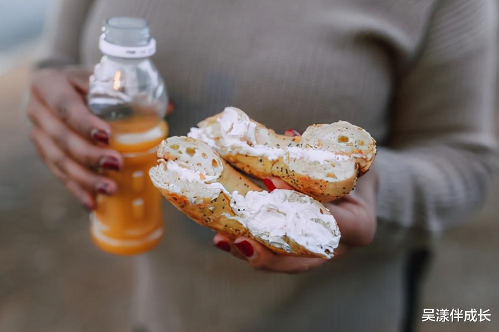 三岔五|别人请你吃饭,请牢记“三个不要”,否则人缘会越来越差