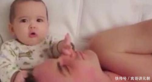 爸爸|爸爸的呼噜声太大声，吵得宝宝睡不着后，宝宝一个动作可爱极了