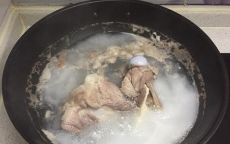 冬天进补，要多喝这道汤，比鸡汤有营养，常喝滋补强身，舒服过冬