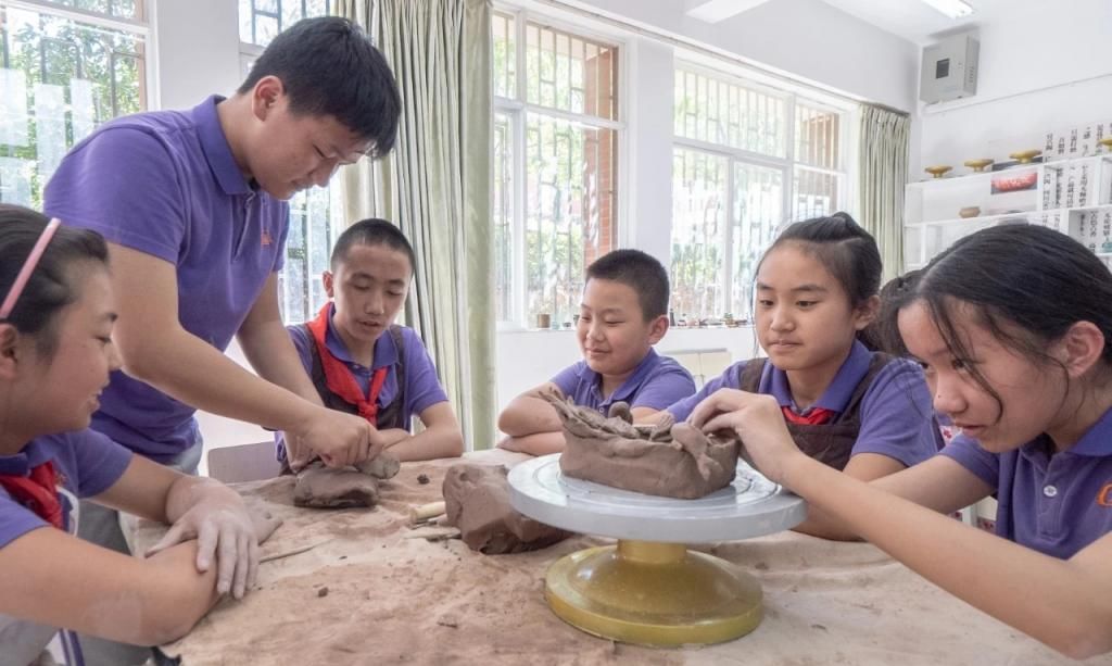 昆钢一小|“三点半课堂”走进安宁全部市属小学 “学校带娃”办有温度的教育