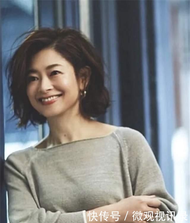 发量|30+的女性别再做土气的造型了,这样的发型才显气质