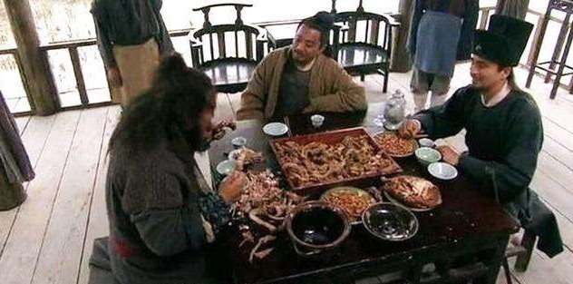 绿林好汉@两斤牛肉一壶酒,是水浒骗人还是另有隐情揭秘古代吃牛肉实情!