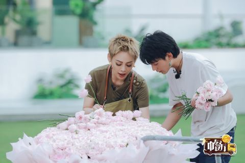 这道菜|《中餐厅》抵达桂林站！檀健次花式安利酸笋，赵丽颖张碧晨惊喜亮相