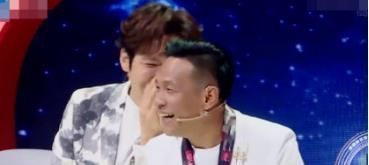 黃曉明|賈玲沈騰一個動作爆笑復(fù)刻黃曉明和李宇春,簡直比鏡子還像