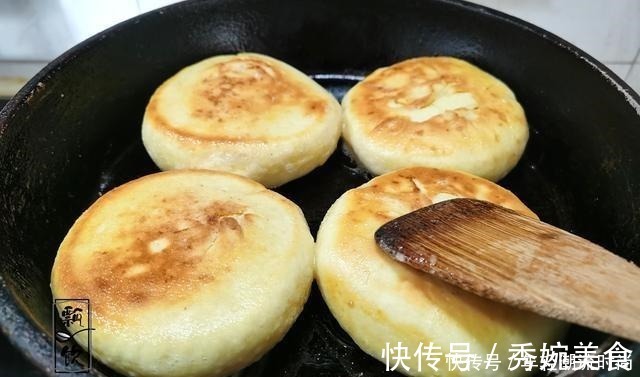 做烧饼别用水,这做法,皮酥里软,喷香,空口能吃撑,比面包都香