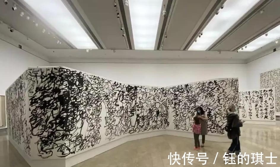 狂草!王冬龄的“乱书”从国内火到国外,他真的是“书法奇才”吗?